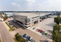 Afbeelding (Europees) Distributiecentrum DC EDC warehouse magazijn cross dock loods overslag opslag hallen in Nederland provincie Limburg locatie havengebied
Doorverwijzing: link naar te huur en te koop aanbod 101 warehouses makelaar aanbod logistiek zoals distributiecentrum DC EDC warehouse cross dock loods magazijn expeditie overslag opslag bedrijfs ruimte hal al dan niet met kraanbaan laadkuil loading docks te huur en / of te koop of om te huren of te kopen veelal gelegen bij spoor container of barge terminal bij inland haven met kade terrein of nabij een vliegveld in Nederland (provincie Zuid Holland Noord Holland Utrecht Noord Brabant Limburg Gelderland Flevoland Overijssel Drenthe Groningen Friesland Zeeland), in België of in Duitsland (voornamelijk aanbod in de grensstreek en logistieke hotspots).