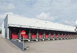 Afbeelding 5 101 Warehouses NL makelaar Nederland voorbeeld van distributiecentrum met link naar aanbod distributiecentrum DC EDC warehouse cross dock loods magazijn expeditie overslag opslag bedrijfs ruimte hal al dan niet met kraanbaan laadkuil loading docks te huur te koop om te huren /  kopen gelegen bij spoor container barge terminal en / of haven met kade terrein en / of vliegveld en / of rijksweg