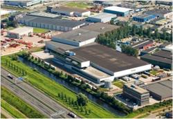 Afbeelding (Europees) Distributiecentrum DC EDC warehouse magazijn cross dock loods overslag opslag hallen in Nederland provincie Gelderland
Doorverwijzing: link naar te huur en te koop aanbod 101 warehouses makelaar aanbod logistiek zoals distributiecentrum DC EDC warehouse cross dock loods magazijn expeditie overslag opslag bedrijfs ruimte hal al dan niet met kraanbaan laadkuil loading docks te huur en / of te koop of om te huren of te kopen veelal gelegen bij spoor container of barge terminal bij inland haven met kade terrein of nabij een vliegveld in Nederland (provincie Zuid Holland Noord Holland Utrecht Noord Brabant Limburg Gelderland Flevoland Overijssel Drenthe Groningen Friesland Zeeland), in België of in Duitsland (voornamelijk aanbod in de grensstreek en logistieke hotspots).