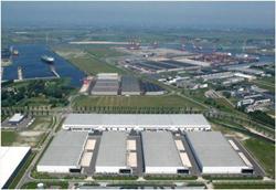 Afbeelding 1: link naar te huur en te koop aanbod Noord Holland Makelaar aanbod bedrijfsruimte en logistiek vastgoed zoals distributiecentrum DC EDC warehouse cross dock loods magazijn expeditie overslag opslag ruimte bedrijfs ruimte bedrijfs hal al dan niet met kraanbaan laadkuil loading docks te huur en / of te koop of om te huren of te kopen veelal gelegen bij snelweg spoor container of barge terminal bij inland haven haven met kade terrein of nabij een vliegveld in Nederland in de provincies Zuid Holland Noord Holland Utrecht Noord Brabant Limburg Gelderland Flevoland Overijssel Drenthe Groningen Friesland Zeeland en in België of in Duitsland (voornamelijk aanbod in de grensstreek en logistieke hotspots).